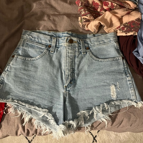 Wrangler Reworked Shorts - Picture 4 of 5